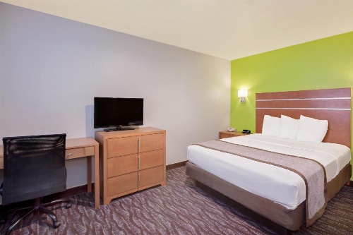 Days Inn & Suites by Wyndham Arcata image 9